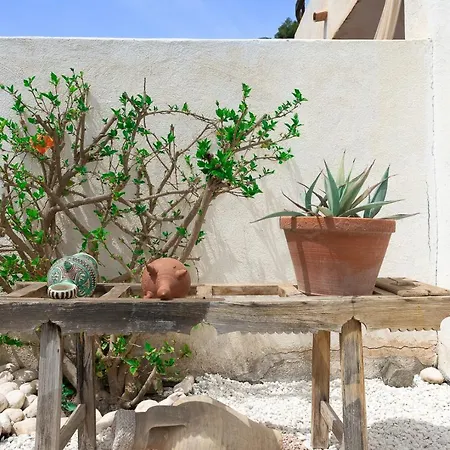 Villa On The Rocks *